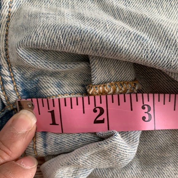 Wild Fable Highest Rise High Rise Light Wash Cuffed Hem Shorts - Picture 9 of 10